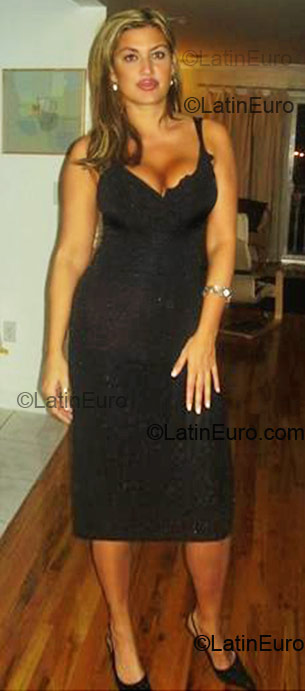 Date this young Brazil girl Patricia from Novo Hamburgo BR1181