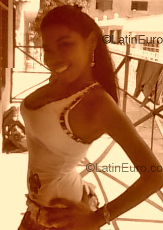 Date this nice looking Colombia girl Karen from Cartagena CO911