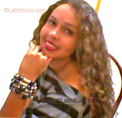 Date this georgeous Colombia girl Nasly Patricia from Barrancabermeja CO935