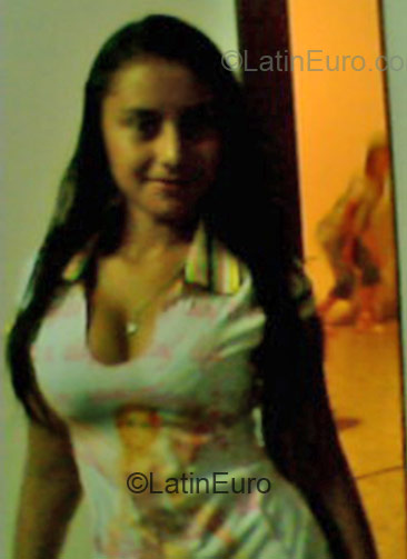 Date this sultry Colombia girl Lina Marcela from Cali CO1006