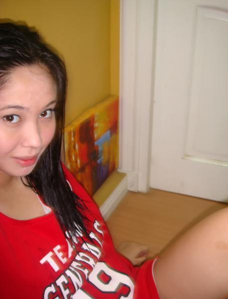 Date this hard body Philippines girl SincereLyka from Valencia City PH84