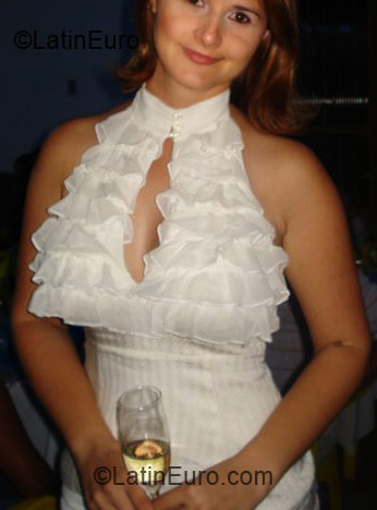 Date this georgeous Brazil girl Patricia from Tucuma BR1320