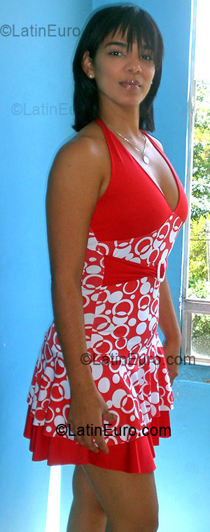 Date this nice looking Colombia girl Maciel Karina from Bucaramanga CO9813