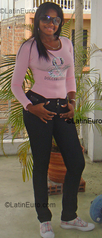Date this exotic Colombia girl Viryi from Cali CO1096