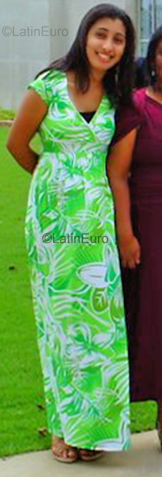 Date this happy Brazil girl Vivian Cristina from Rio De Janeiro BR1395