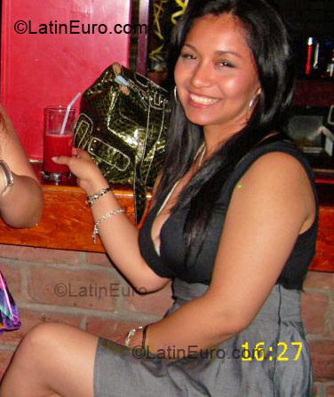 Date this nice looking Peru girl Mary Ann from Lima PE105