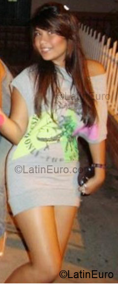 Date this stunning Colombia girl Laura from Bucaramanga CO1141