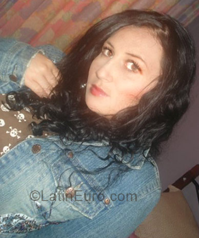 Date this attractive Colombia girl Diana Maria from Bogota CO1151