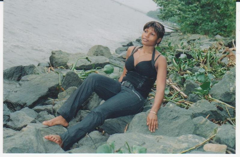 Date this hot Cameroon girl Marre from Douala CM23