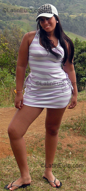 Date this exotic Colombia girl Lizeth Johanna from Cali CO1182