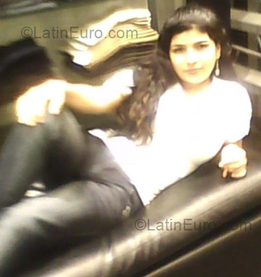 Date this lovely Colombia girl Angelica from Cartagena CO1198