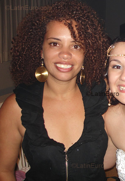Date this beautiful Brazil girl Patricia from Sao Paulo BR1487