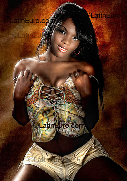 Date this pretty Colombia girl Ingrid Yulieht from Cali CO1251