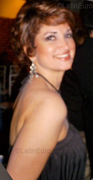 Date this pretty Brazil girl Ana Lucia from Rio de Janeiro BR1527