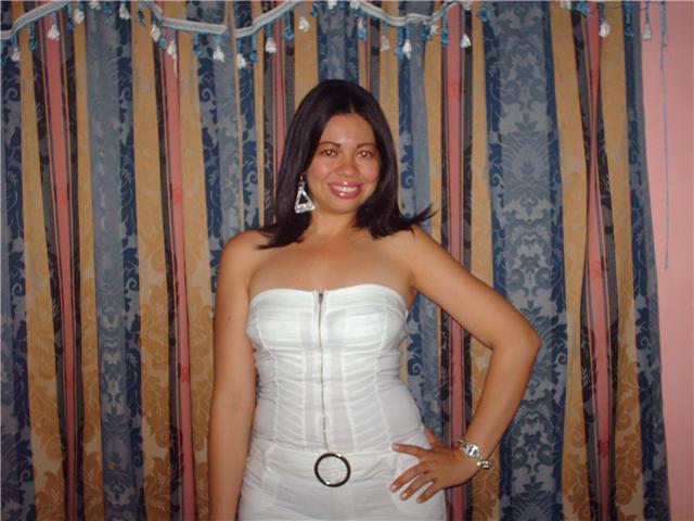 Date this athletic Colombia girl Marce from Santa Marta CO1274