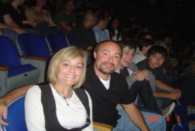 Date this young United States man Dino from Gresham US3509