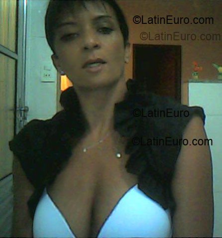 Date this sensual Brazil girl Vilma from Sao Paulo BR1541