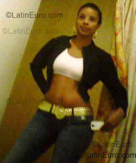 Date this delightful Brazil girl Laura Virginia from Belo Horizonte BR1560