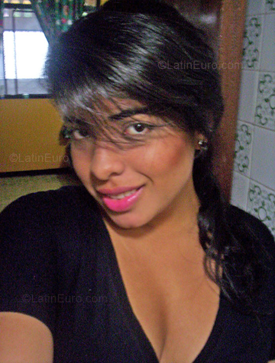 Date this exotic Colombia girl Maria Paula from Bogota CO1346