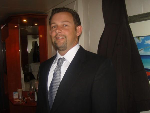 Date this happy United States man Heartseek47 from Californa US3643