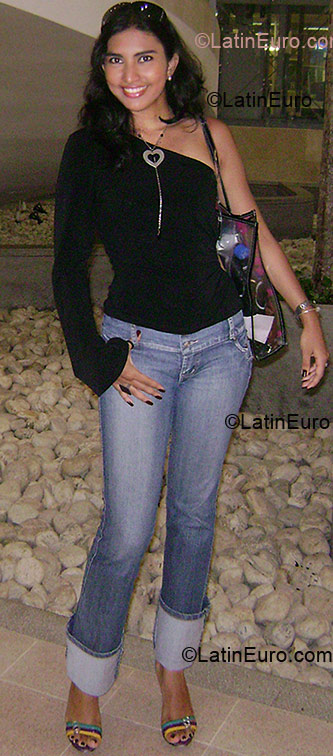Date this lovely Colombia girl Karen from Cali CO12575