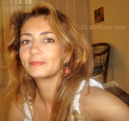 Date this good-looking Brazil girl Alessandra from Sao Paulo BR1633