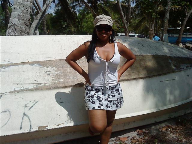 Date this georgeous Italy girl Biveca from No Importa IT52