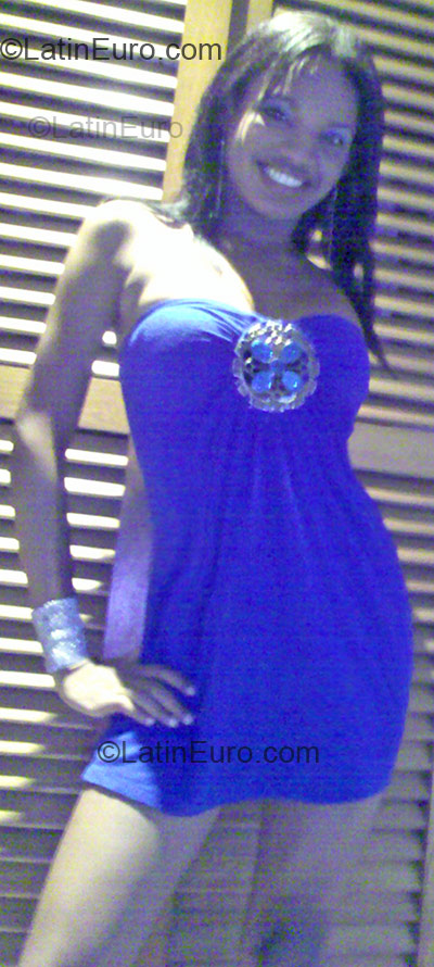 Date this sensual Colombia girl Nohemy from Cartagana CO10308