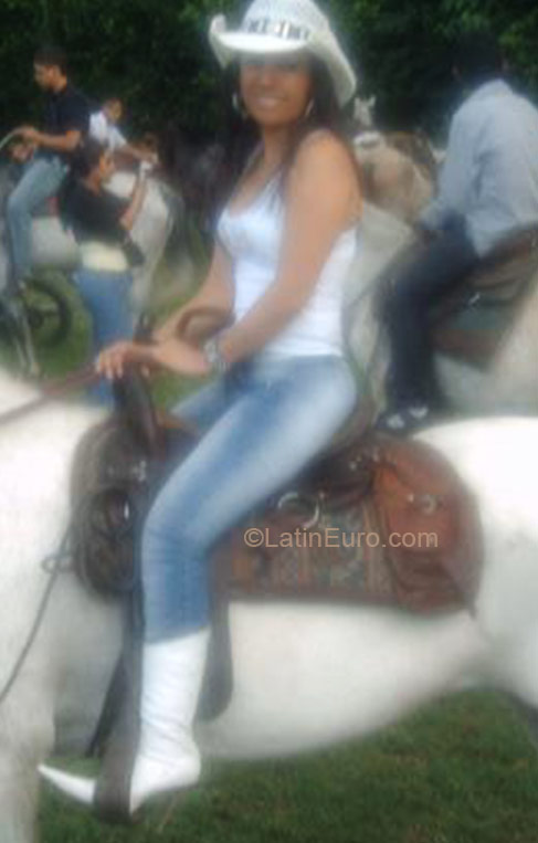 Date this passionate Colombia girl Gladys from Cali CO1450