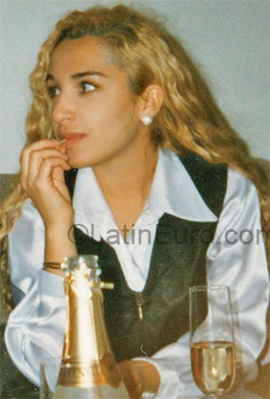 Date this sensual Brazil girl Flavia from Cotia BR12408