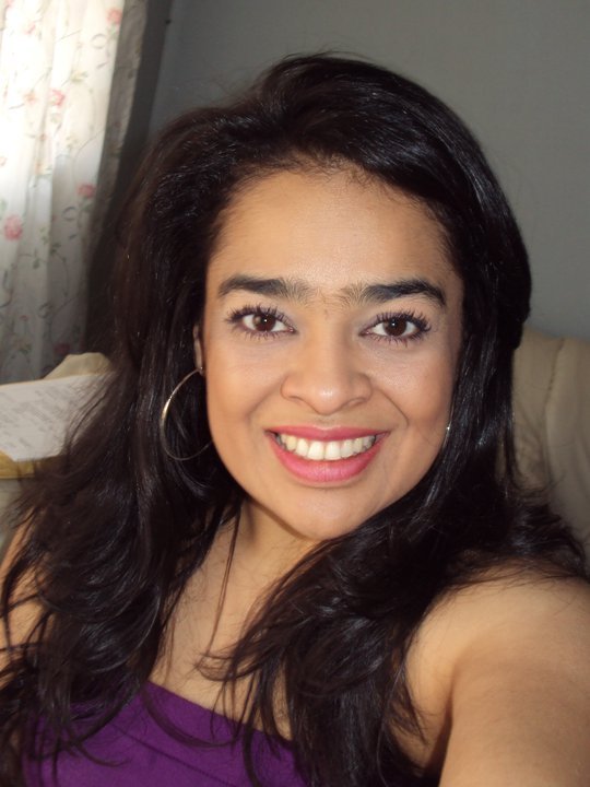 Date this nice looking Colombia girl Adriana Maria from Medellin CO1561