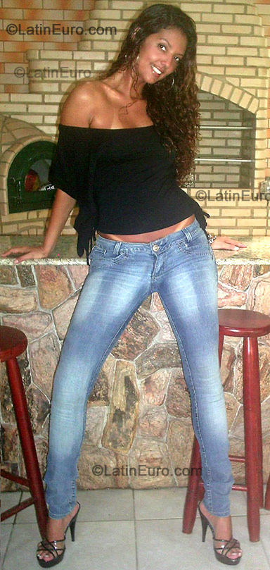 Date this stunning Brazil girl Alessandra Aparecida from Sao Goncalo BR3623