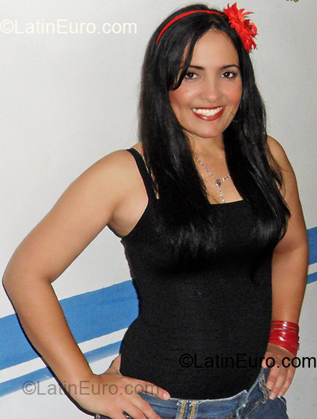 Date this sultry Colombia girl Gina Paola from Barranquilla CO1629