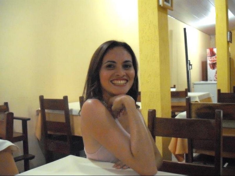 Date this nice looking Brazil girl Leandraeng from Paraiso Do Tocantins BR1808