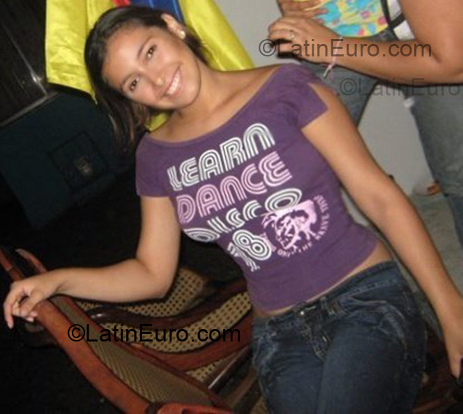 Date this exotic Colombia girl Dayana Paola from Sincelejo DO1920