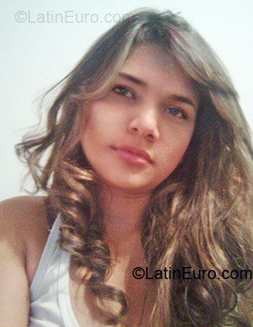 Date this charming Colombia girl Jhoana from Medellin CO1707