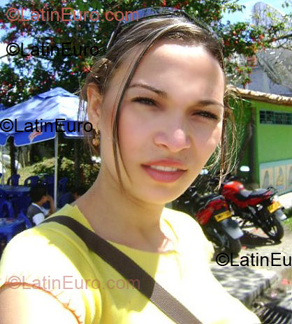 Date this lovely Colombia girl Dayana Marcela from Medelin CO1722