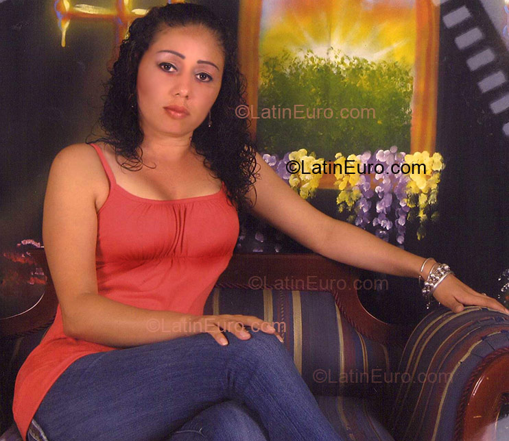 Date this tall Colombia girl Hilda Maria from Palmira CO1724