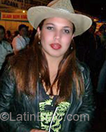 Date this voluptuous Brazil girl Vania from Campo Mourao BR1859