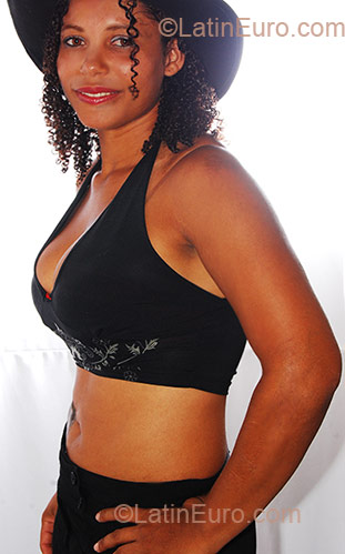 Date this georgeous Colombia girl Ariana Jane from Buga CO1753