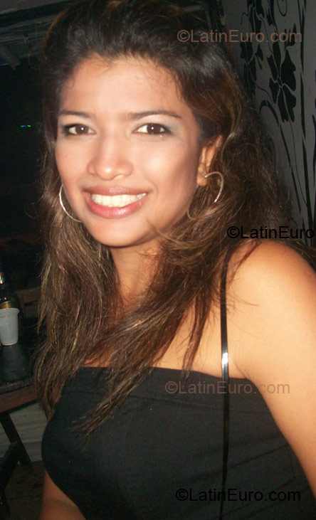 Date this happy Colombia girl Kelly Johanna from Barranquilla CO1777