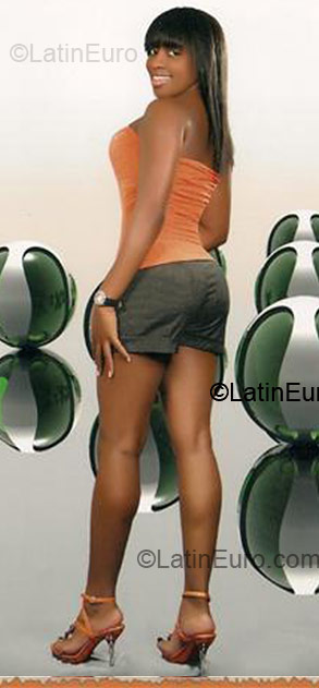 Date this lovely Colombia girl Liny Victoria from Cali CO1799