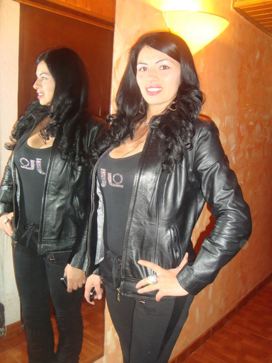Date this fun Colombia girl Isabella from Bogota CO1807