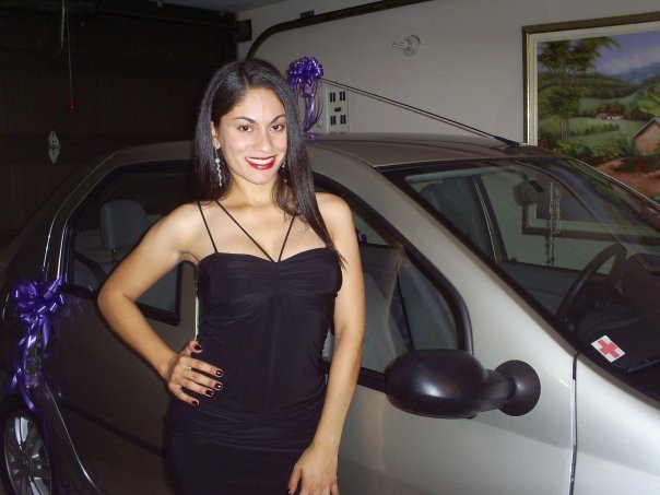 Date this happy Colombia girl Carolin from Barranquilla CO1812