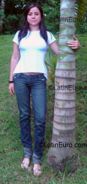 Date this lovely Colombia girl Katherine Maria from Cali CO1816