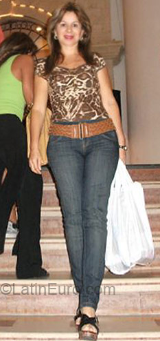 Date this voluptuous Colombia girl Maria Victoria from Cartagena CO1823