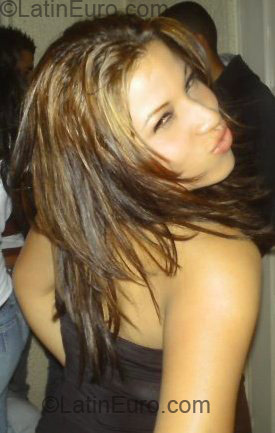 Date this good-looking Colombia girl Julieth from Barranquilla CO1864