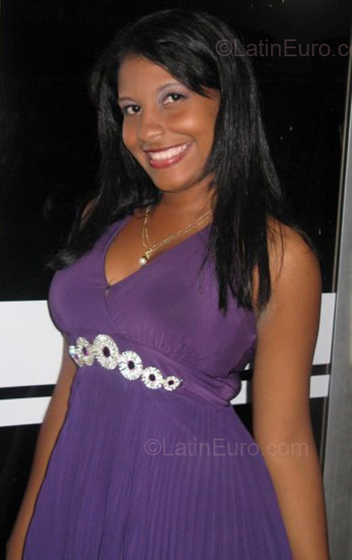 Date this gorgeous Colombia girl Heidy from Cartagena CO1876