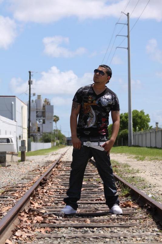 Date this pretty United States man 809 from Miami US4667