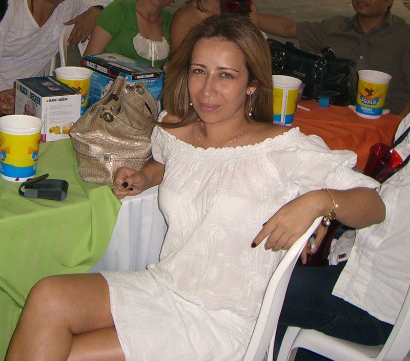 Date this stunning Colombia girl Monik123 from Cali CO1908